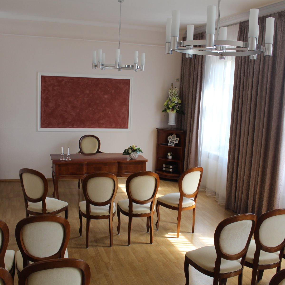 Trauzimmer in der Alten Aula, Paket Boden und weiße Wände.