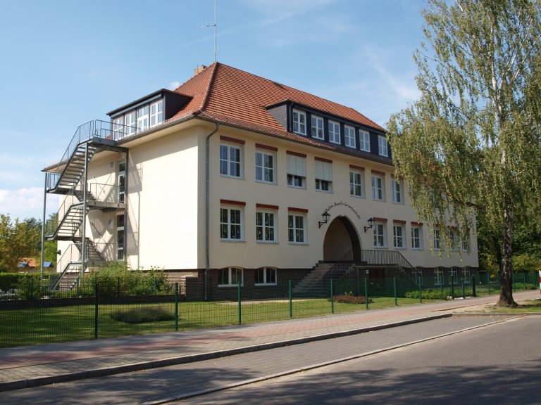Das Gebäude der Wilhelm Busch Grundschule in Blankenfelde.