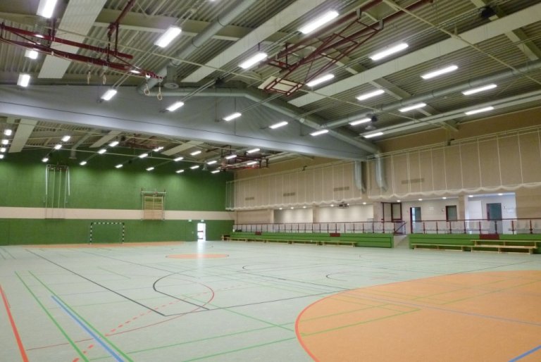 Neue Sporthalle von Dahlewitz, von drinnen Fotografiert.
